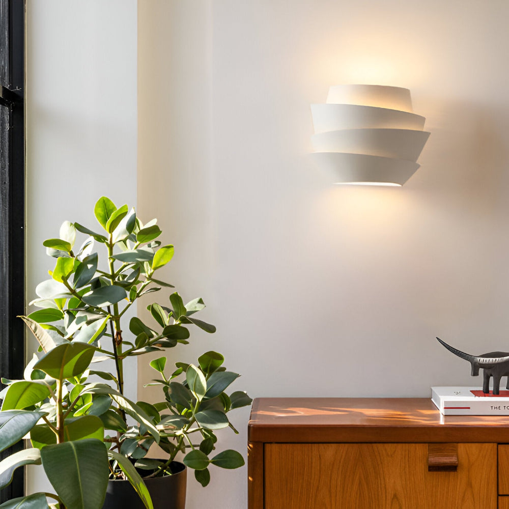 Modern Scandinavian LED Wall Lamp with Layered Design